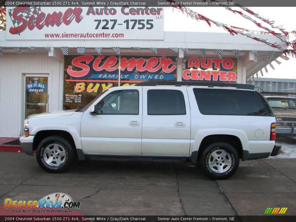 2004 Chevrolet Suburban 1500 Z71 4x4 Summit White / Gray/Dark Charcoal Photo #1