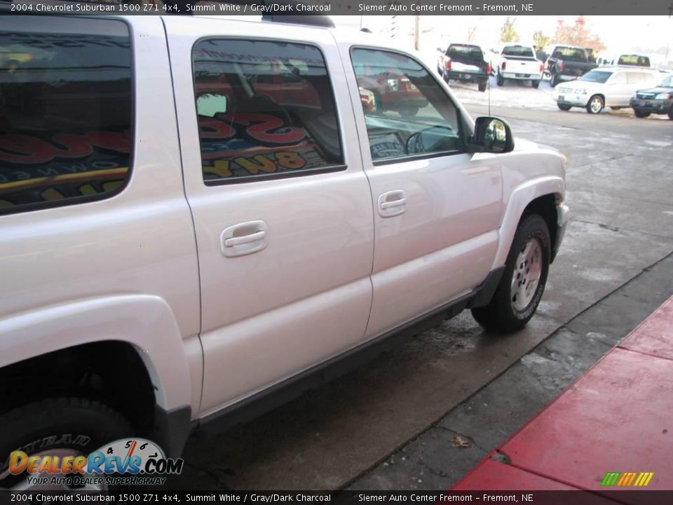 2004 Chevrolet Suburban 1500 Z71 4x4 Summit White / Gray/Dark Charcoal Photo #5