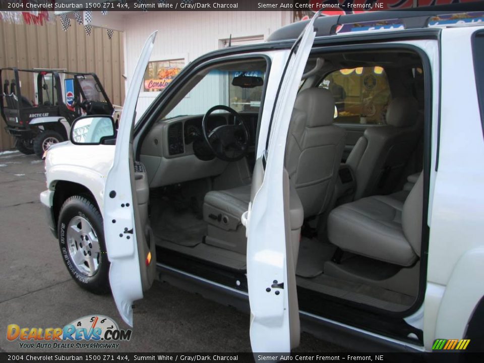 2004 Chevrolet Suburban 1500 Z71 4x4 Summit White / Gray/Dark Charcoal Photo #9