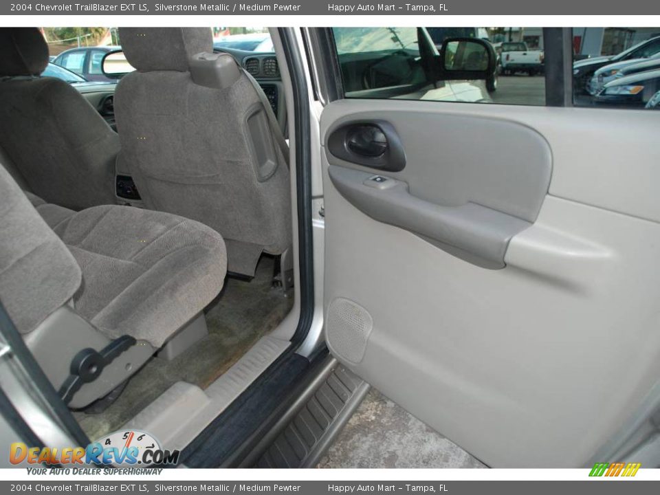 2004 Chevrolet TrailBlazer EXT LS Silverstone Metallic / Medium Pewter Photo #17