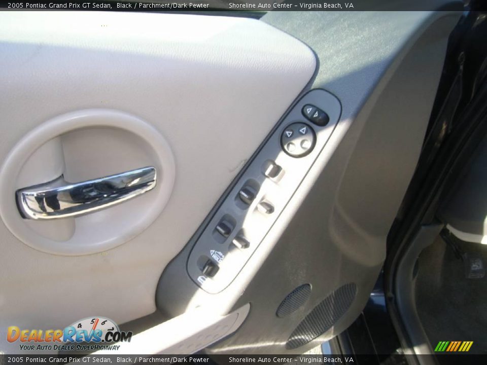 2005 Pontiac Grand Prix GT Sedan Black / Parchment/Dark Pewter Photo #12