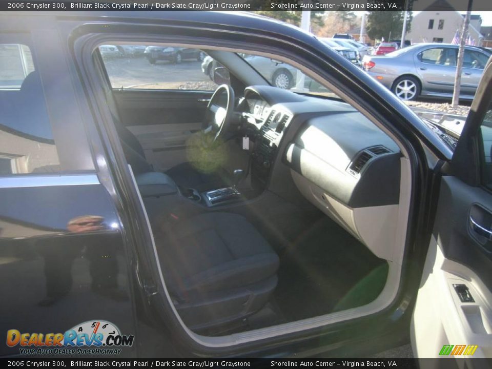 2006 Chrysler 300 Brilliant Black Crystal Pearl / Dark Slate Gray/Light Graystone Photo #11