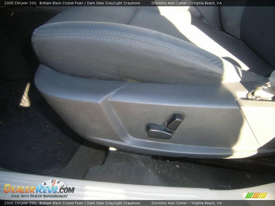 2006 Chrysler 300 Brilliant Black Crystal Pearl / Dark Slate Gray/Light Graystone Photo #14