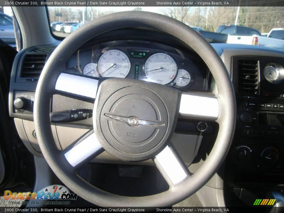 2006 Chrysler 300 Brilliant Black Crystal Pearl / Dark Slate Gray/Light Graystone Photo #17