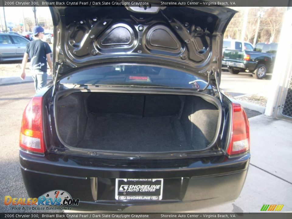 2006 Chrysler 300 Brilliant Black Crystal Pearl / Dark Slate Gray/Light Graystone Photo #19