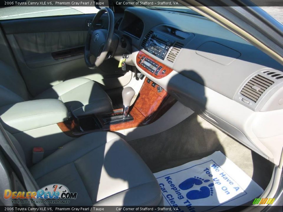2006 Toyota Camry XLE V6 Phantom Gray Pearl / Taupe Photo #10