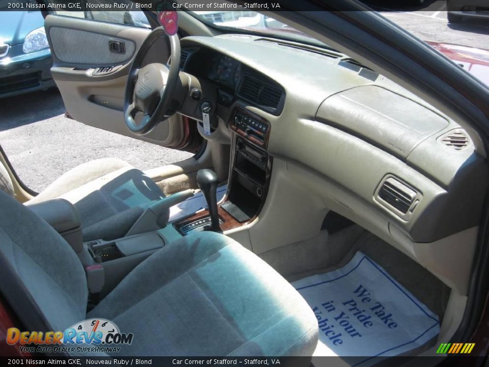 2001 Nissan Altima GXE Nouveau Ruby / Blond Photo #13