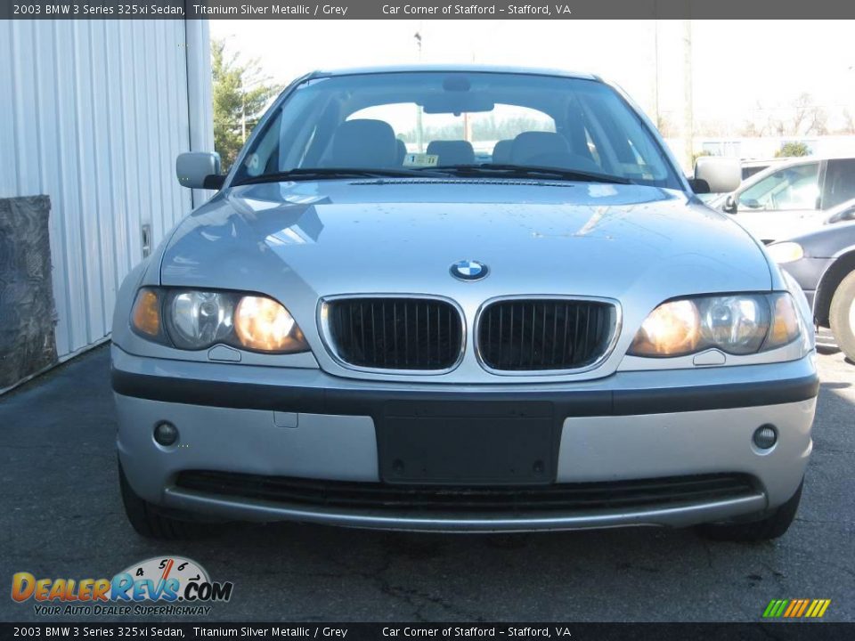 2003 BMW 3 Series 325xi Sedan Titanium Silver Metallic / Grey Photo #2