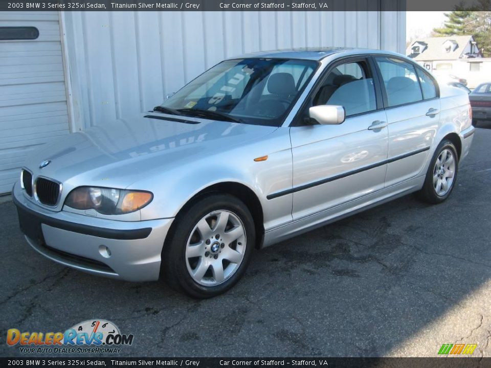2003 BMW 3 Series 325xi Sedan Titanium Silver Metallic / Grey Photo #3