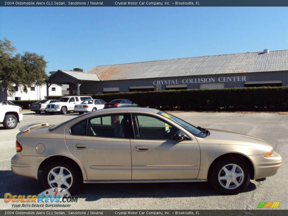 2004 Oldsmobile Alero GL1 Sedan Sandstone / Neutral Photo #9