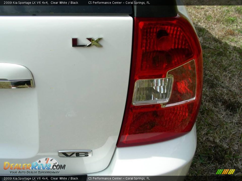 2009 Kia Sportage LX V6 4x4 Clear White / Black Photo #13
