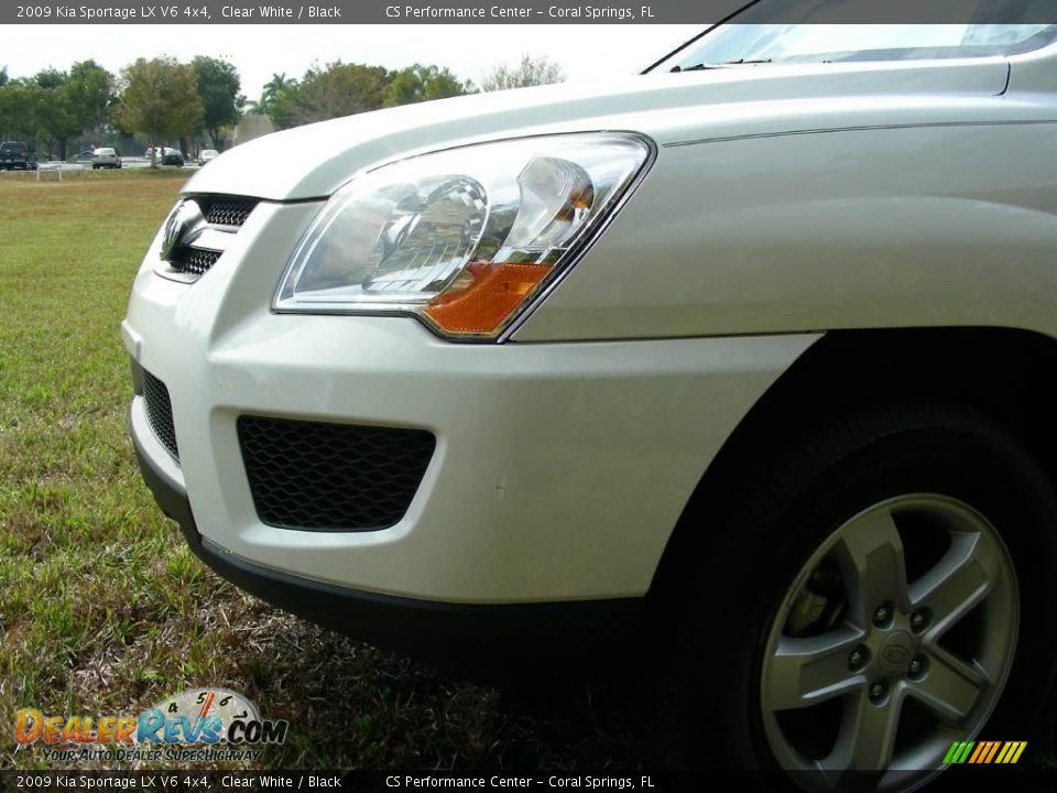 2009 Kia Sportage LX V6 4x4 Clear White / Black Photo #16
