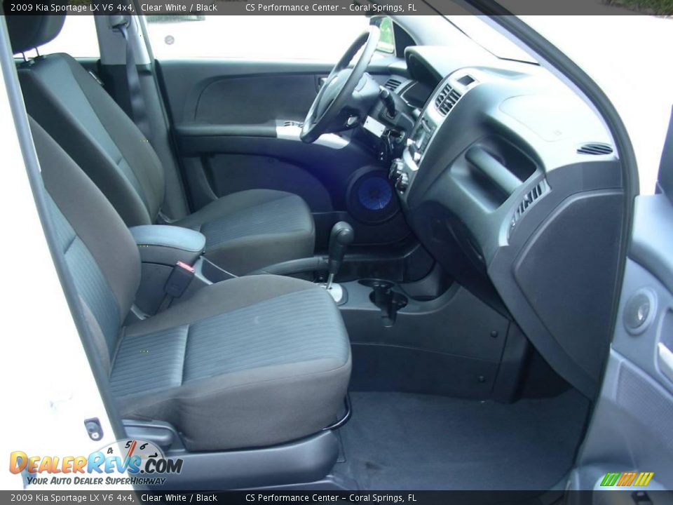 2009 Kia Sportage LX V6 4x4 Clear White / Black Photo #20