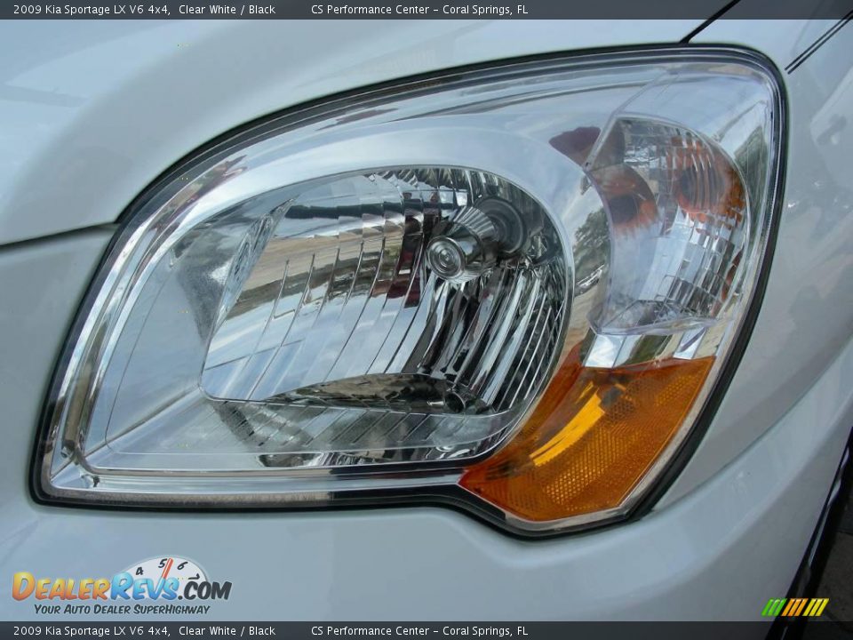 2009 Kia Sportage LX V6 4x4 Clear White / Black Photo #30