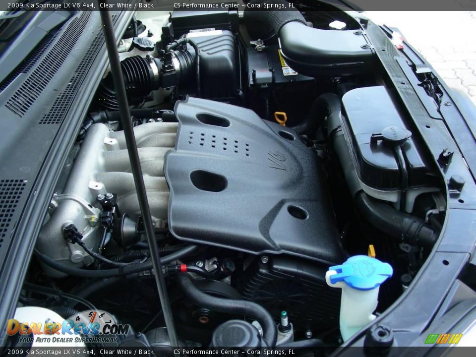 2009 Kia Sportage LX V6 4x4 Clear White / Black Photo #33