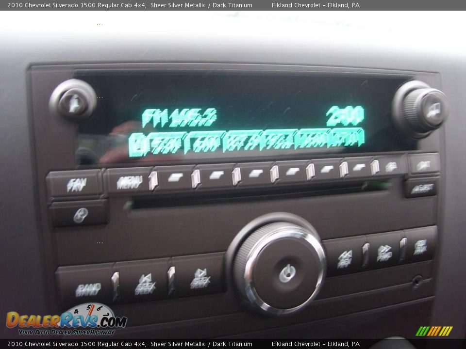 2010 Chevrolet Silverado 1500 Regular Cab 4x4 Sheer Silver Metallic / Dark Titanium Photo #25