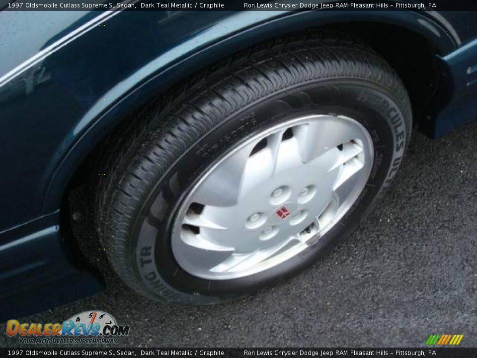 1997 Oldsmobile Cutlass Supreme SL Sedan Dark Teal Metallic / Graphite Photo #9