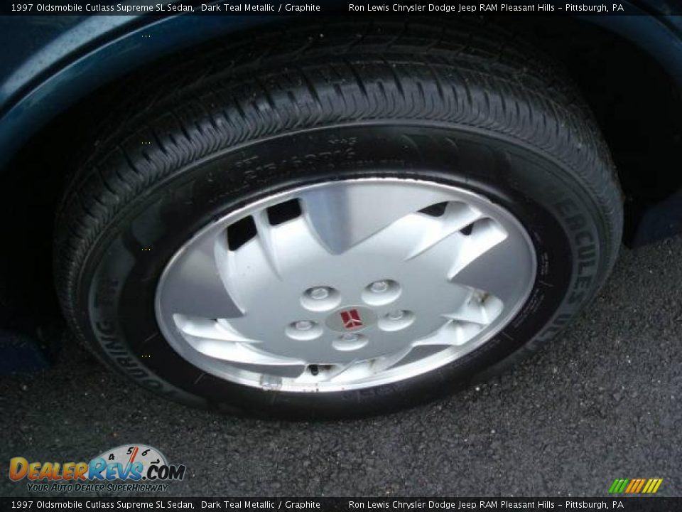 1997 Oldsmobile Cutlass Supreme SL Sedan Dark Teal Metallic / Graphite Photo #12