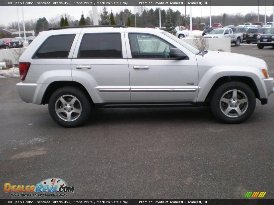 2006 Jeep Grand Cherokee Laredo 4x4 Stone White / Medium Slate Gray Photo #4