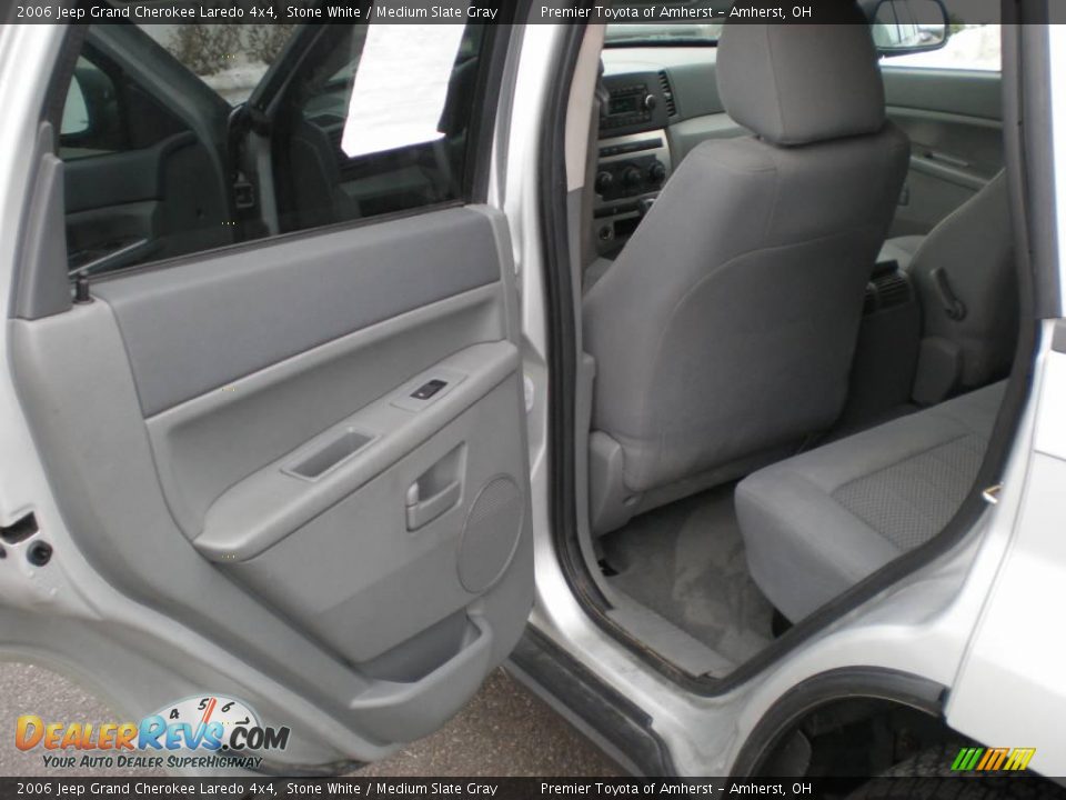 2006 Jeep Grand Cherokee Laredo 4x4 Stone White / Medium Slate Gray Photo #10