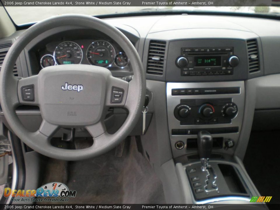 2006 Jeep Grand Cherokee Laredo 4x4 Stone White / Medium Slate Gray Photo #11