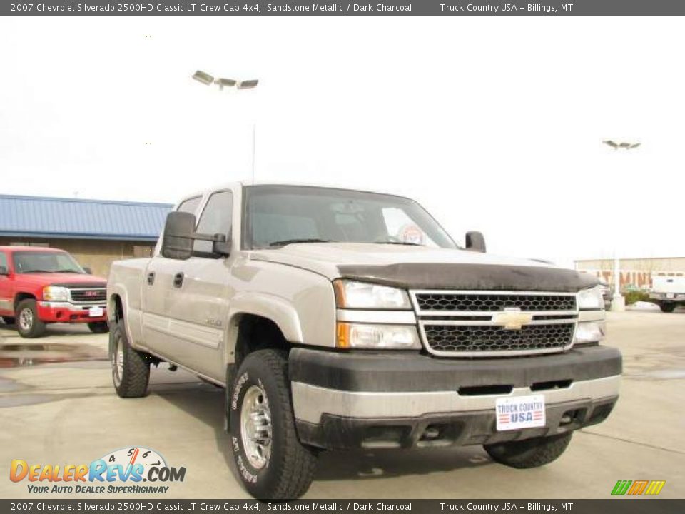 2007 Chevrolet Silverado 2500HD Classic LT Crew Cab 4x4 Sandstone Metallic / Dark Charcoal Photo #3