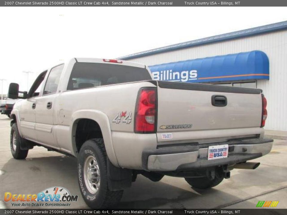 2007 Chevrolet Silverado 2500HD Classic LT Crew Cab 4x4 Sandstone Metallic / Dark Charcoal Photo #6