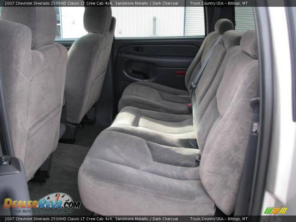 2007 Chevrolet Silverado 2500HD Classic LT Crew Cab 4x4 Sandstone Metallic / Dark Charcoal Photo #8