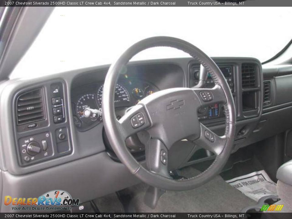 2007 Chevrolet Silverado 2500HD Classic LT Crew Cab 4x4 Sandstone Metallic / Dark Charcoal Photo #10