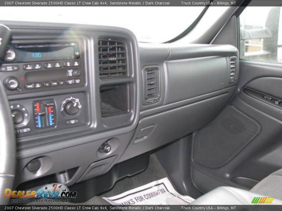 2007 Chevrolet Silverado 2500HD Classic LT Crew Cab 4x4 Sandstone Metallic / Dark Charcoal Photo #11