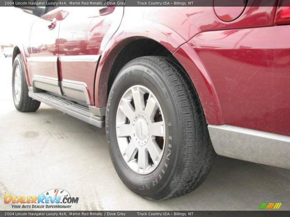 2004 Lincoln Navigator Luxury 4x4 Merlot Red Metallic / Dove Grey Photo #8