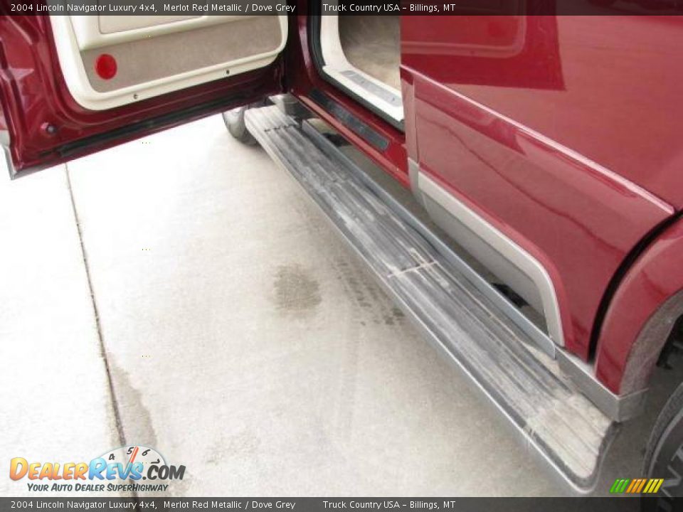 2004 Lincoln Navigator Luxury 4x4 Merlot Red Metallic / Dove Grey Photo #9