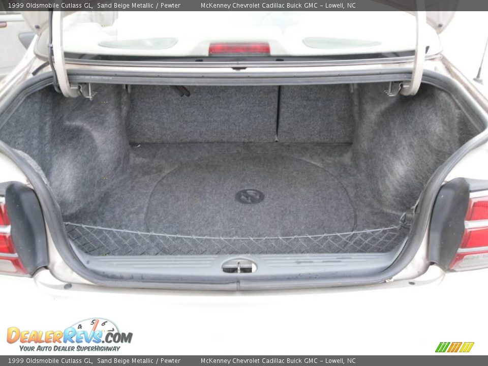 1999 Oldsmobile Cutlass GL Sand Beige Metallic / Pewter Photo #12