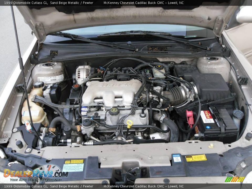 1999 Oldsmobile Cutlass GL Sand Beige Metallic / Pewter Photo #19