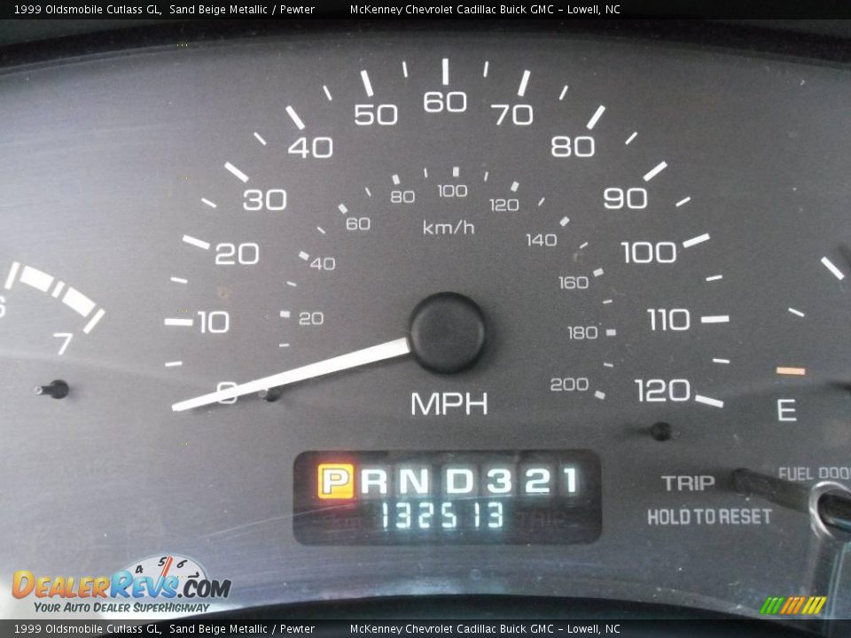 1999 Oldsmobile Cutlass GL Sand Beige Metallic / Pewter Photo #24