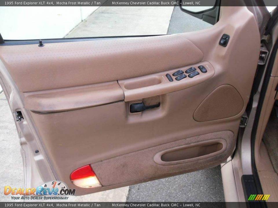 1995 Ford Explorer XLT 4x4 Mocha Frost Metallic / Tan Photo #7