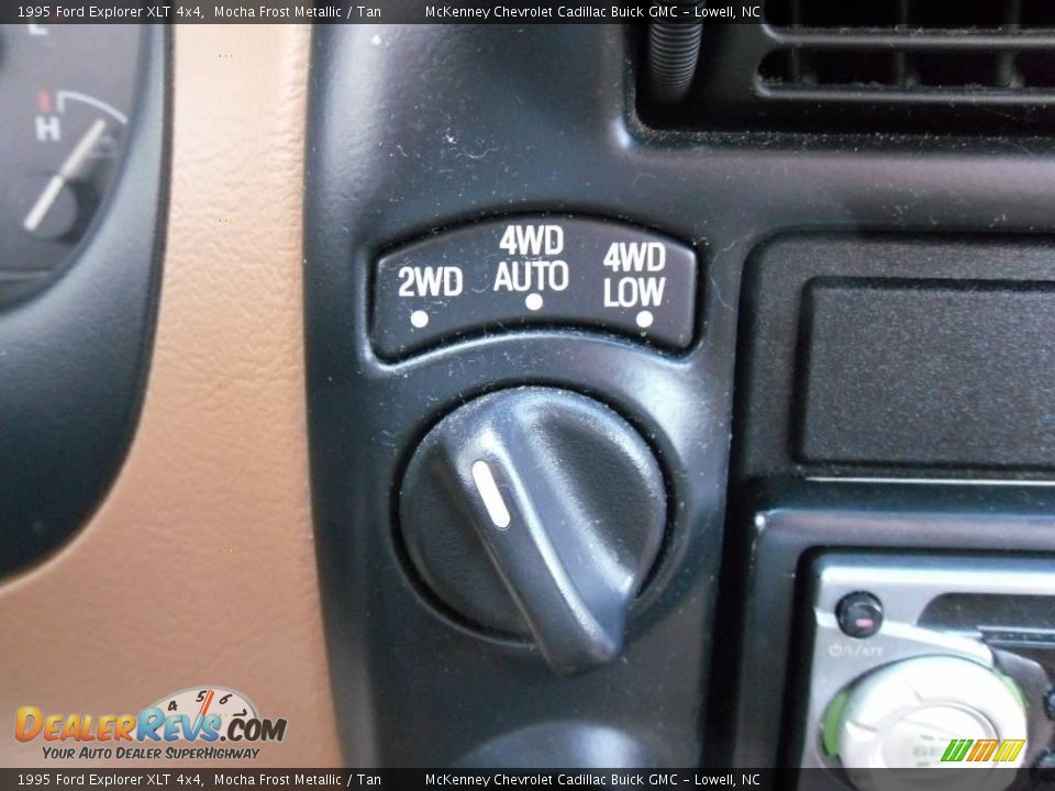 1995 Ford Explorer XLT 4x4 Mocha Frost Metallic / Tan Photo #23