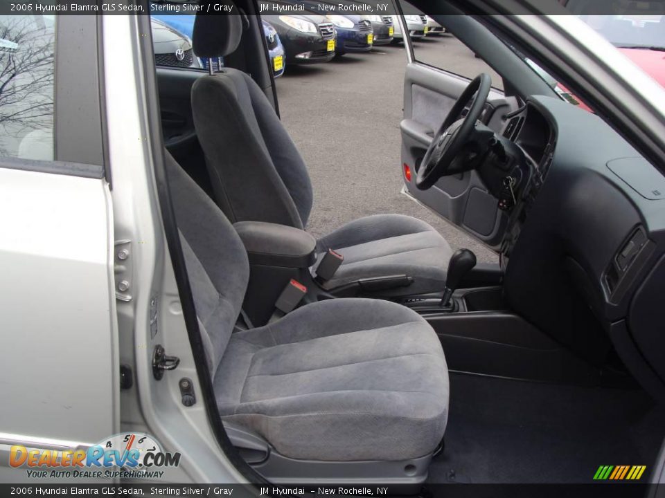 2006 Hyundai Elantra GLS Sedan Sterling Silver / Gray Photo #15