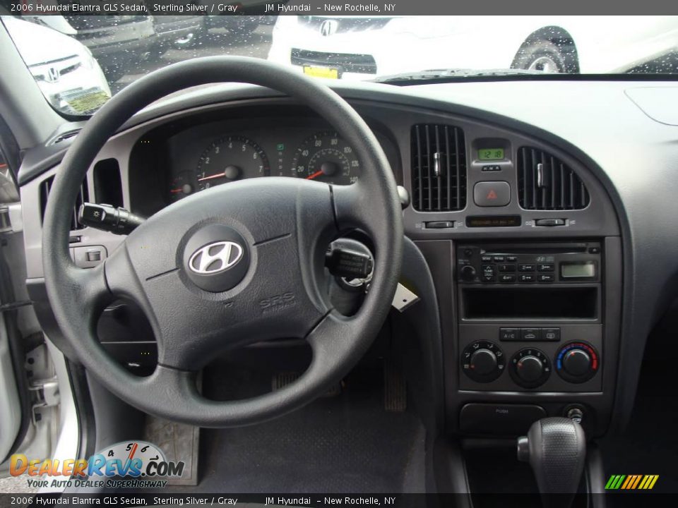 2006 Hyundai Elantra GLS Sedan Sterling Silver / Gray Photo #18