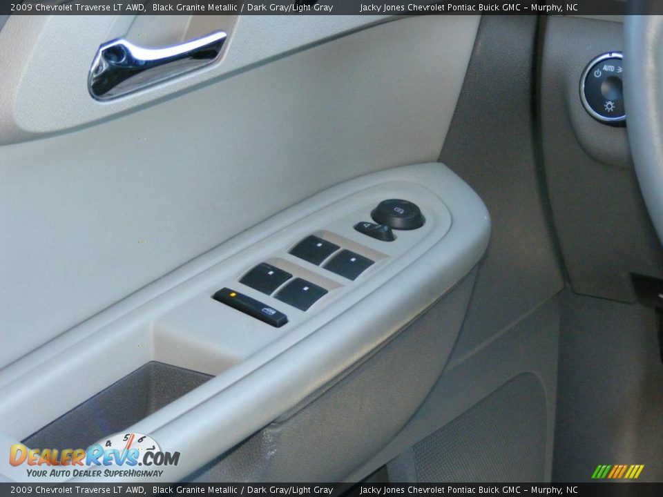 2009 Chevrolet Traverse LT AWD Black Granite Metallic / Dark Gray/Light Gray Photo #10