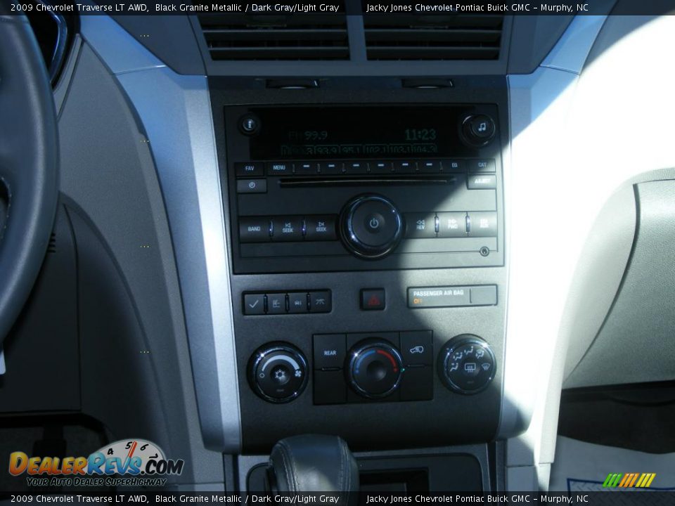 2009 Chevrolet Traverse LT AWD Black Granite Metallic / Dark Gray/Light Gray Photo #14