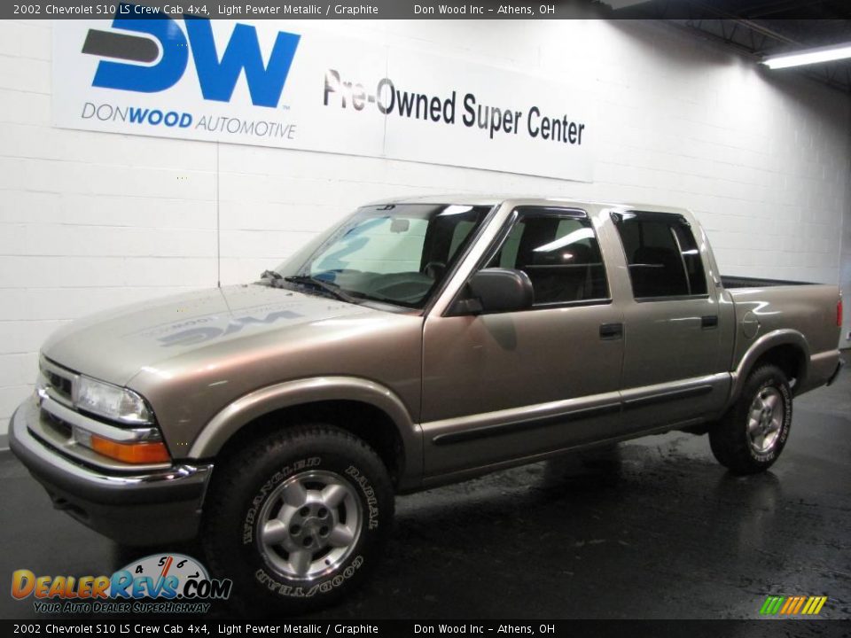 2002 Chevrolet S10 LS Crew Cab 4x4 Light Pewter Metallic / Graphite Photo #2