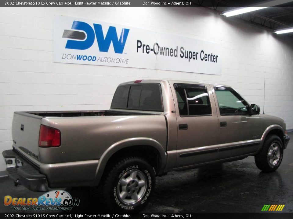 2002 Chevrolet S10 LS Crew Cab 4x4 Light Pewter Metallic / Graphite Photo #4