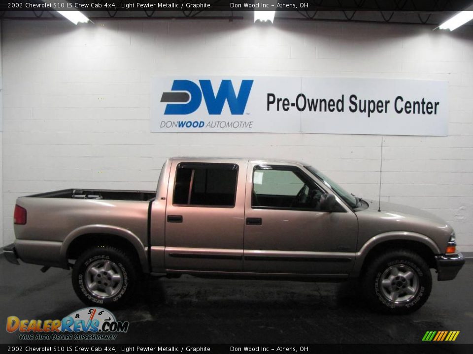 2002 Chevrolet S10 LS Crew Cab 4x4 Light Pewter Metallic / Graphite Photo #6