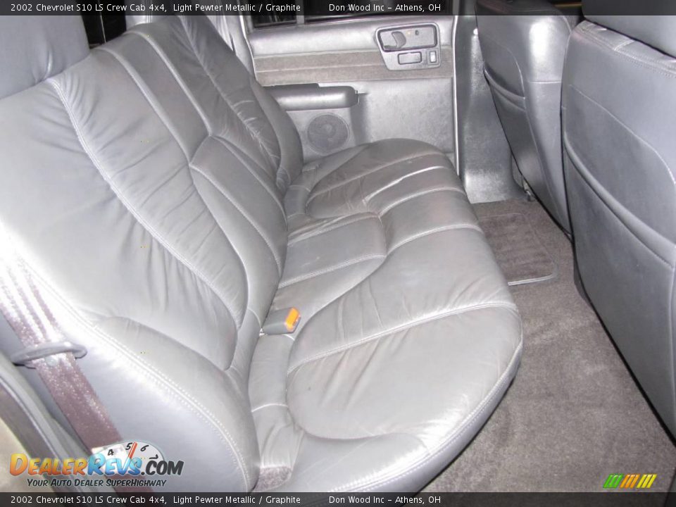 2002 Chevrolet S10 LS Crew Cab 4x4 Light Pewter Metallic / Graphite Photo #13
