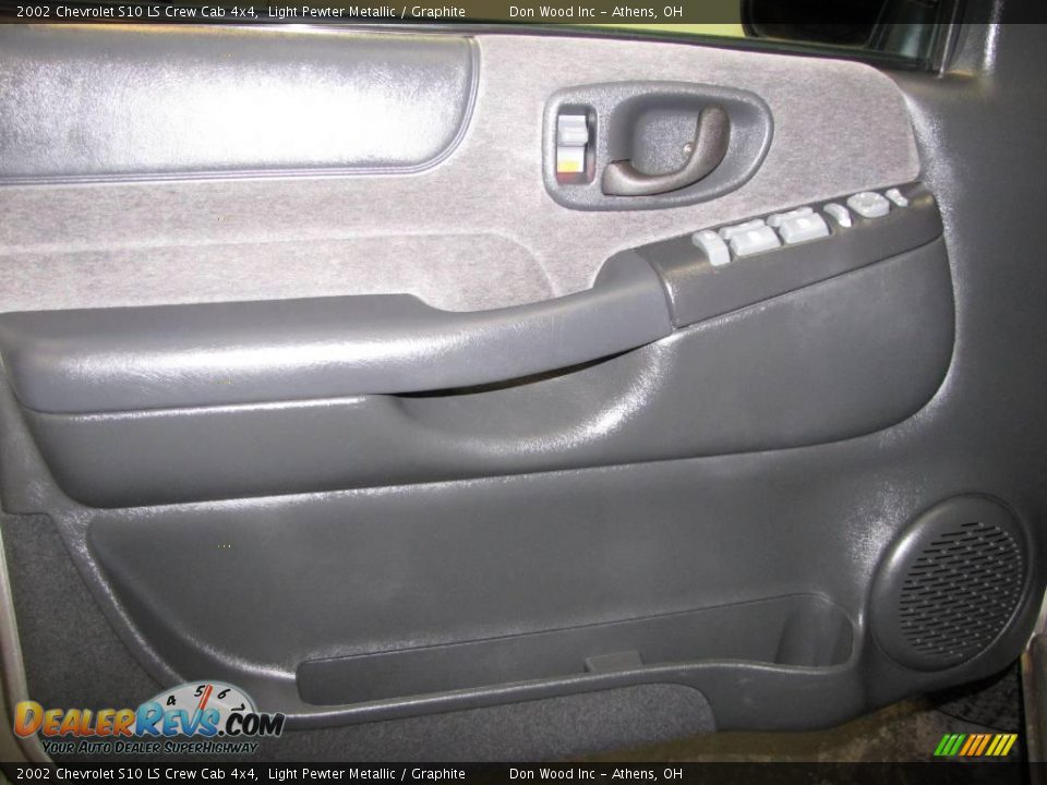 2002 Chevrolet S10 LS Crew Cab 4x4 Light Pewter Metallic / Graphite Photo #14