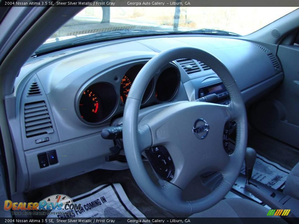 2004 Nissan Altima 3.5 SE Sheer Silver Metallic / Frost Gray Photo #10