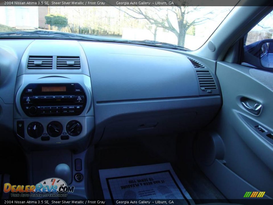 2004 Nissan Altima 3.5 SE Sheer Silver Metallic / Frost Gray Photo #22