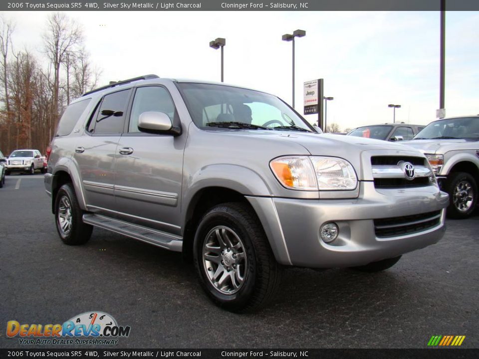 2006 Toyota Sequoia SR5 4WD Silver Sky Metallic / Light Charcoal Photo #1
