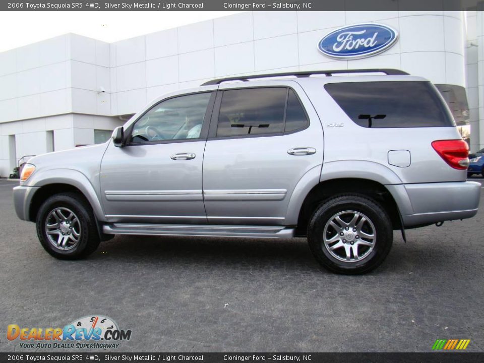2006 Toyota Sequoia SR5 4WD Silver Sky Metallic / Light Charcoal Photo #5